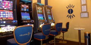 susu4 Live Casino blackjack meja VIP strategi kartu dealer nyata